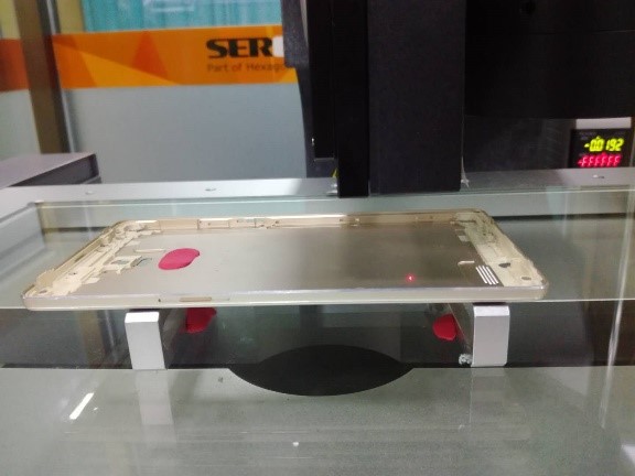 手機(jī)殼精確檢測背后的影像測量儀(圖1)