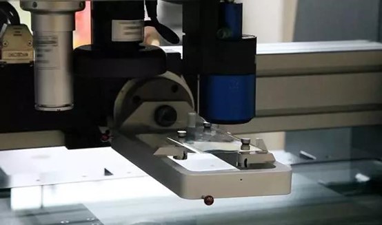 面對(duì)3D曲面玻璃，如何才能做到精準(zhǔn)測(cè)量？(圖2)