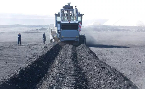 智能光學(xué)追蹤3D掃描儀解決大型道路工程機(jī)械測量難題